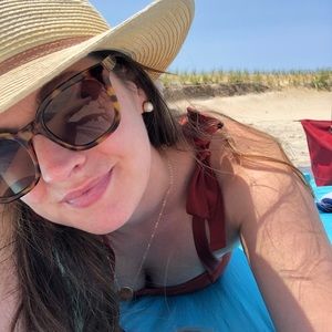 Meet your Posher, Laura